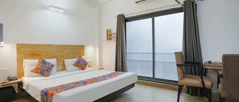 Egyptian cotton sheets, premium bedding, in-room safe, free WiFi