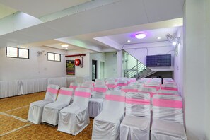 Banquet hall - FabHotel Lumbini International (Varanasi)