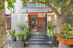 مدخل المنشأة