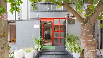 Façana frontal de l'allotjament