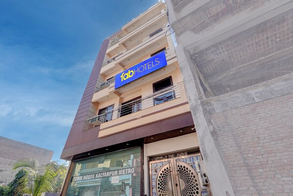 Exterior - FabHotel Metro Inn (Kanpur)
