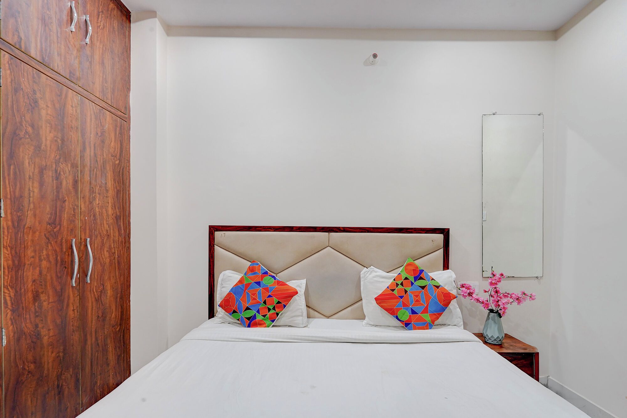 Egyptian cotton sheets, premium bedding, in-room safe, desk