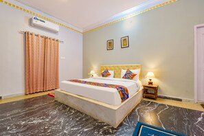 Premium Room | Egyptian cotton sheets, premium bedding, in-room safe, free WiFi - Fabhotel The Castle Homestay I (Udaipur)