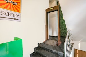 Lobby - FabHotel Urban Residency (New Delhi)