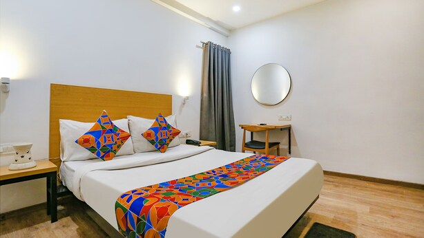 Deluxe Room - FabHotel Urban Residency (New Delhi)