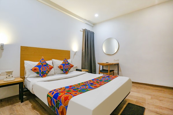 Deluxe Room | Egyptian cotton sheets, premium bedding, in-room safe, desk - FabHotel Urban Residency (New Delhi)