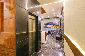 Lift - Fabhotel Palm Plaza (Dera Bassi)