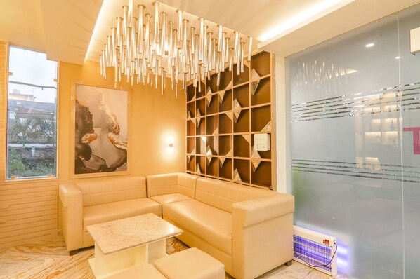 Área de estar no saguão