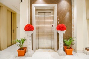 Elevator - Fabhotel Harriot (Bhopal)