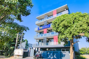 Exterior - FabHotel Infinity Stays (Gurugram)