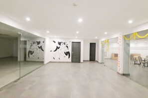 Lobby - FabHotel Infinity Stays (Gurugram)