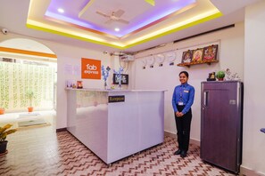 Reception - FabHotel Broholic Suites (Hyderabad)