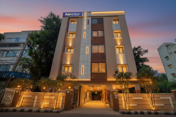 Exterior - FabHotel Golden Gate (Hyderabad)