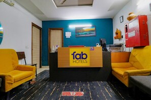 Reception - FabHotel Royal Inn (New Delhi)