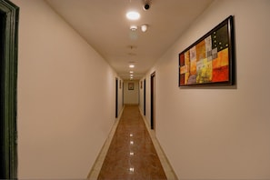 Lobby - FabHotel Royal Inn (New Delhi)