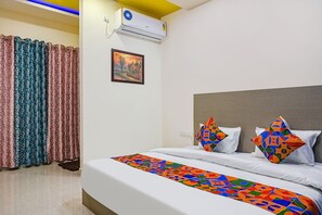 Egyptian cotton sheets, premium bedding, in-room safe, desk - FabHotel The Whistler (Bhopal)