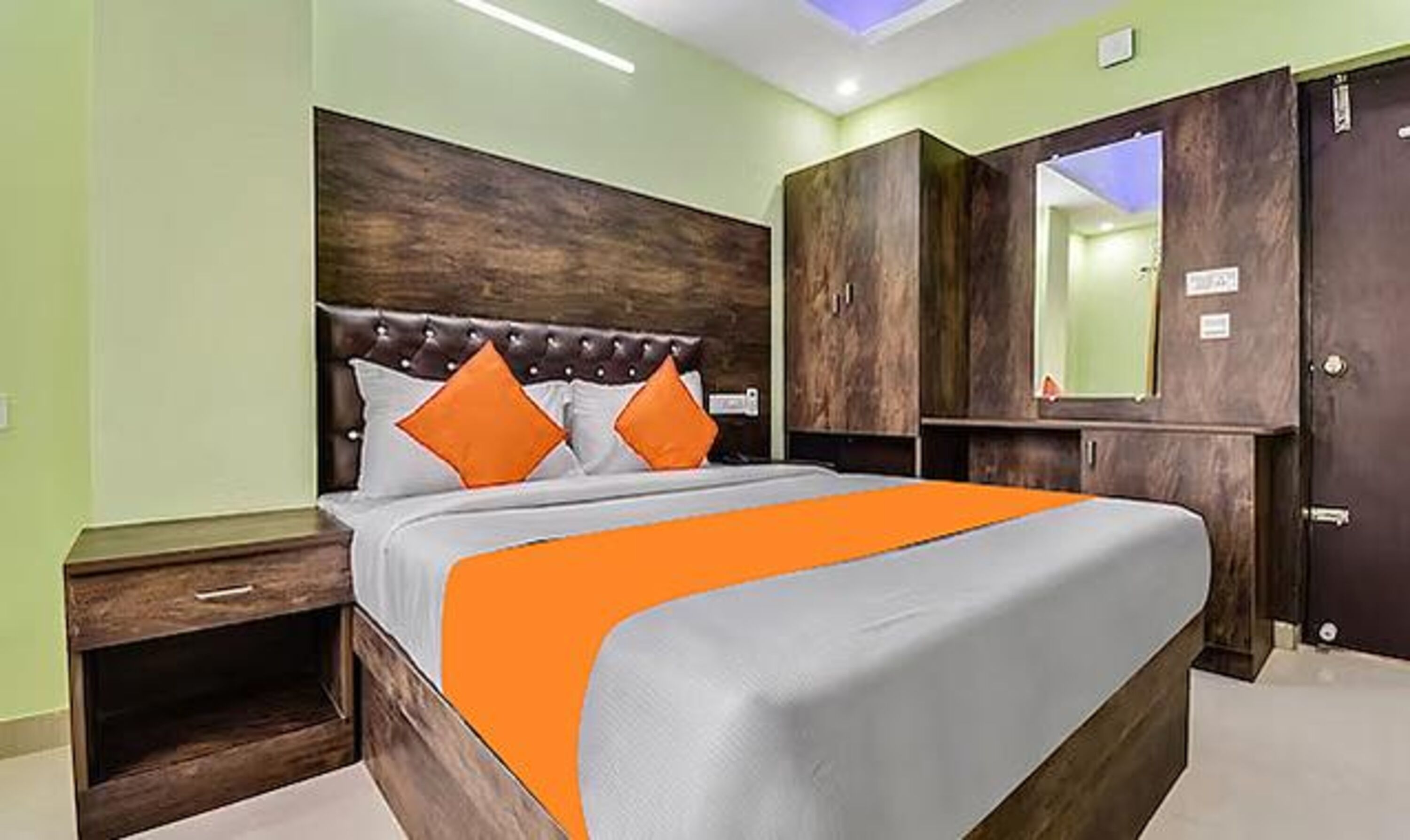 FabExpress Metro GS Comforts