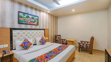 Egyptian cotton sheets, premium bedding, in-room safe, free WiFi