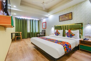Egyptian cotton sheets, premium bedding, in-room safe, free WiFi