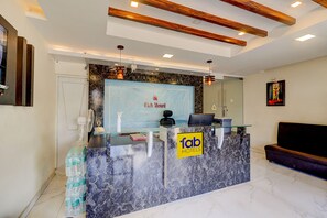 Quầy tiếp tân
