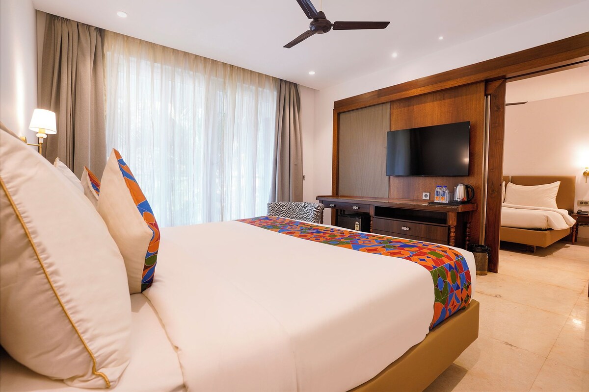 Habitación Premium, vistas a la piscina | Sábanas de algodón egipcio, ropa de cama de alta calidad, caja fuerte