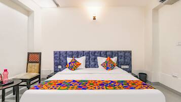 Deluxe Room | Egyptian cotton sheets, premium bedding, in-room safe, soundproofing