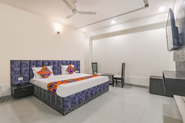Premium Room | Egyptian cotton sheets, premium bedding, in-room safe, soundproofing - Fabhotel Silver Stone Inn (Lucknow)
