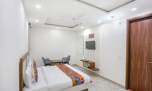 Egyptian cotton sheets, premium bedding, in-room safe, soundproofing