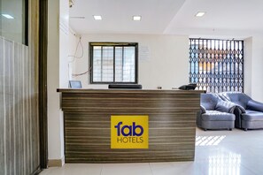 Quầy tiếp tân