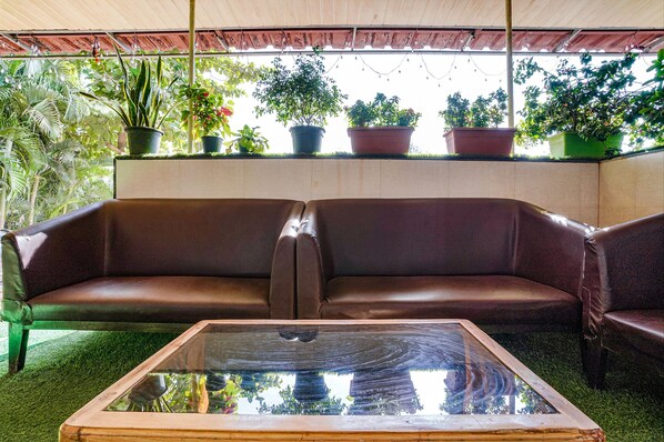 Coin salon dans le hall