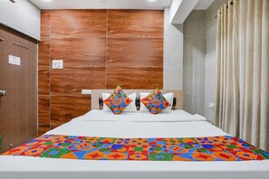 1 bedroom, Egyptian cotton sheets, premium bedding, in-room safe