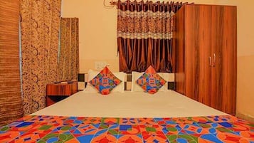 Egyptian cotton sheets, premium bedding, in-room safe, free WiFi