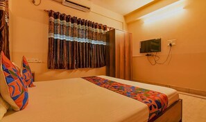 Egyptian cotton sheets, premium bedding, in-room safe, free WiFi