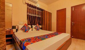 Egyptian cotton sheets, premium bedding, in-room safe, free WiFi - FabHotel Yatika Residency (Barasat)