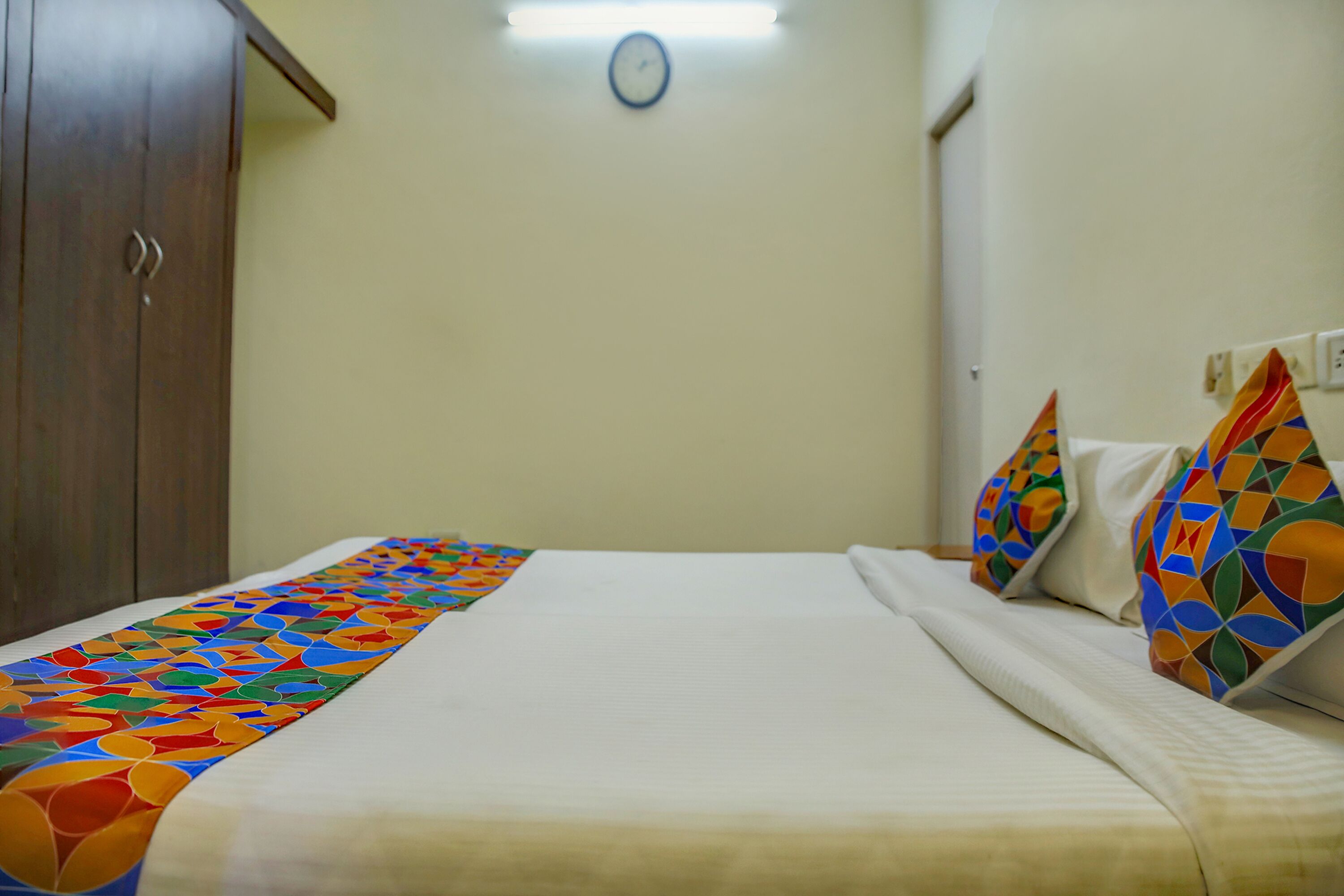 Photo - FabHotel Hibiscus Stays - Nr Sholinganallur Water Lake & VGP Aqua Kingdom