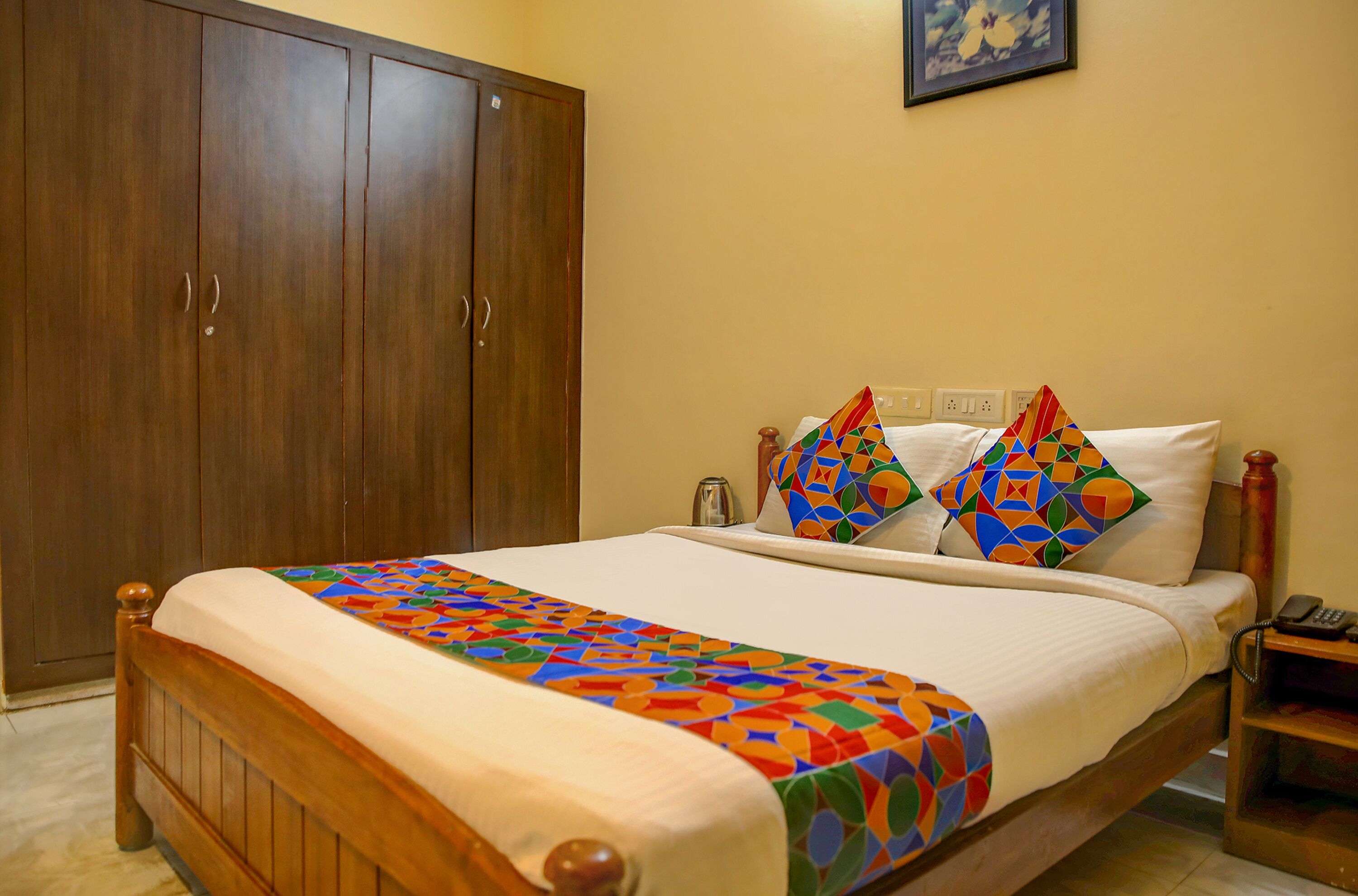 Photo - FabHotel Hibiscus Stays - Nr Sholinganallur Water Lake & VGP Aqua Kingdom
