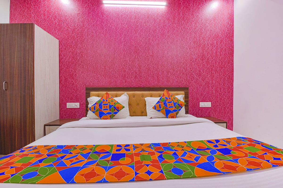 Deluxe Room | Egyptian cotton sheets, premium bedding, in-room safe, free WiFi