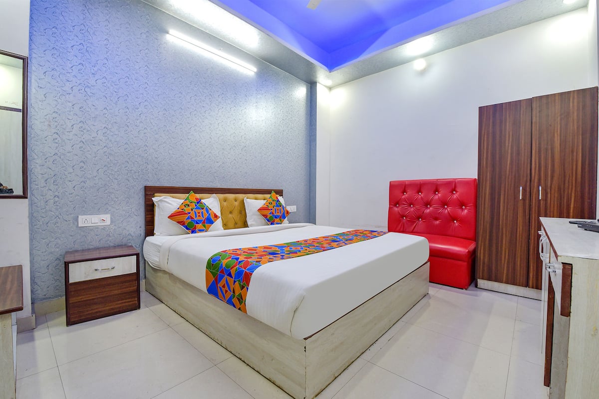 Premium Room | Egyptian cotton sheets, premium bedding, in-room safe, free WiFi