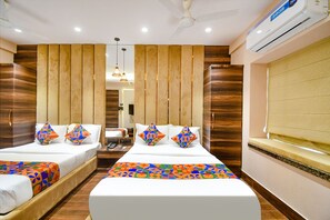 Family Room | Egyptian cotton sheets, premium bedding, in-room safe, free WiFi - Fabhotel Prime Jalsa (Barasat)