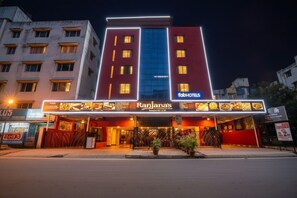 A hotel with a modern facade, featuring a prominent sign for 'Ranjana's' and 'FahHOTELS'. - Fabhotel Ranjanas (Paud)