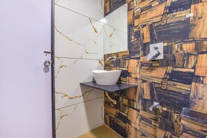 Regadera, regadera tipo lluvia, amenidades de baño gratuitas, toallas