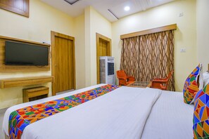 Egyptian cotton sheets, premium bedding, in-room safe, free WiFi