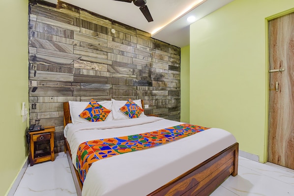 Egyptian cotton sheets, premium bedding, in-room safe, free WiFi