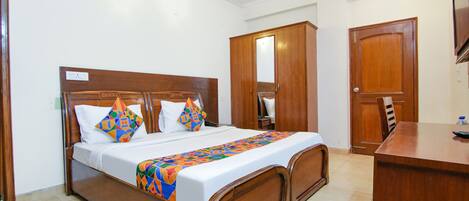 Premium Room | Egyptian cotton sheets, premium bedding, in-room safe, free WiFi