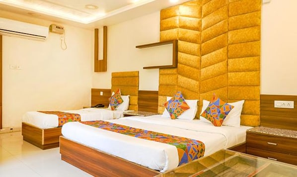 Family Room | Egyptian cotton sheets, premium bedding, in-room safe, free WiFi