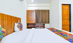 Egyptian cotton sheets, premium bedding, in-room safe, free WiFi