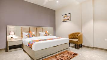Deluxe Room | 1 bedroom, Egyptian cotton sheets, premium bedding, in-room safe