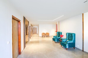 Lobby - Fabhotel Prime K9 Grand (Ludhiana)