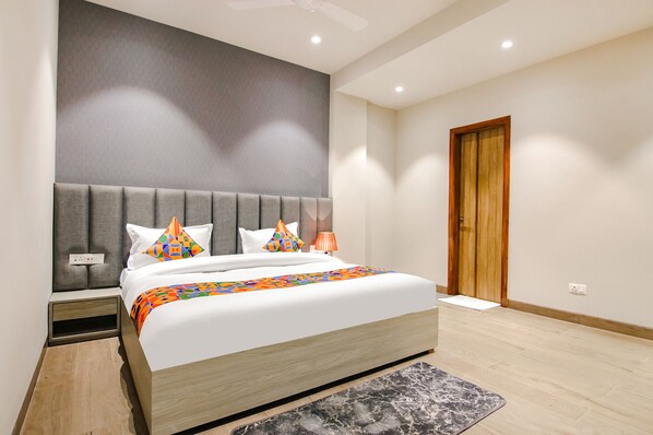 Suite | 1 bedroom, Egyptian cotton sheets, premium bedding, in-room safe