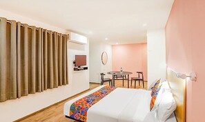 Egyptian cotton sheets, premium bedding, in-room safe, free WiFi - FabHotel Noida Grand (Noida)